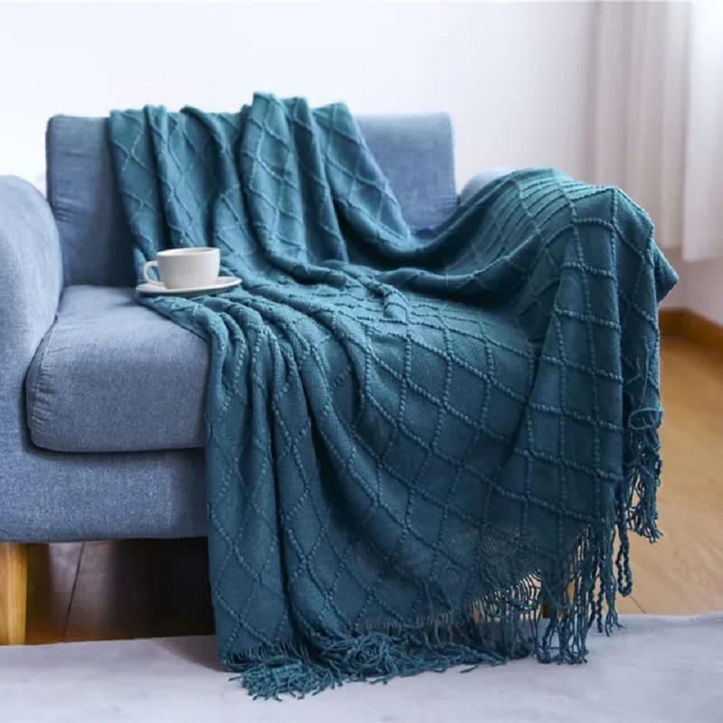 Plaid Bleu Foncé Élégant : Douceur et Raffinement pour un Intérieur Chaleureux
