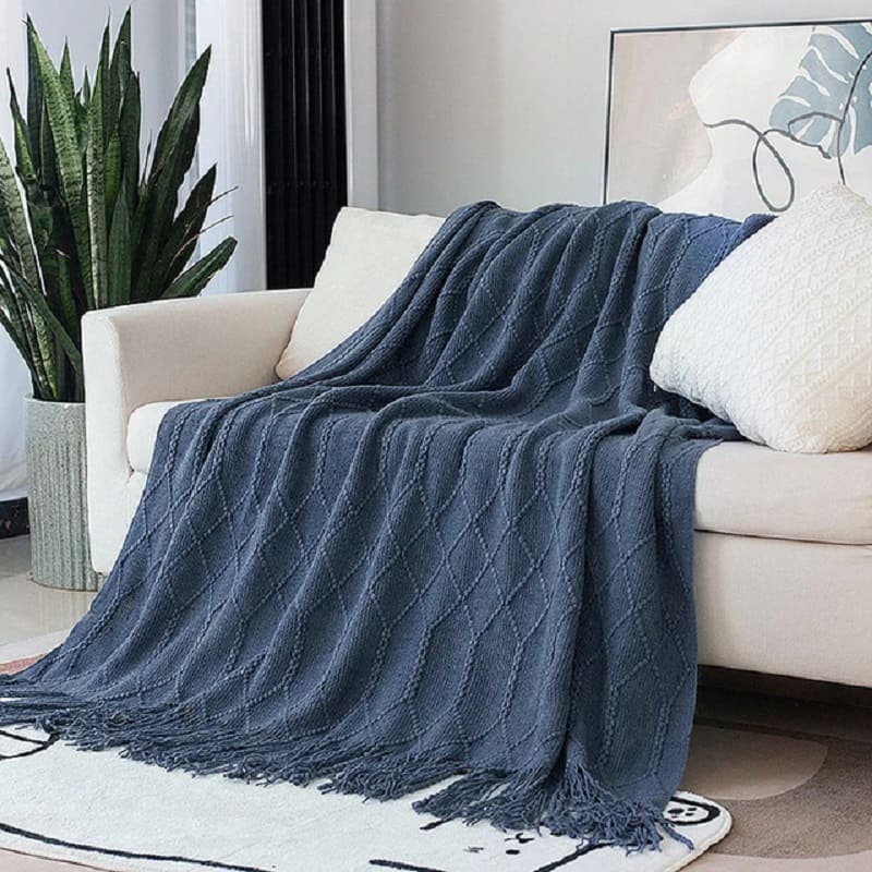Plaid Bleu Marine Élégant : Douceur et Raffinement pour un Intérieur Chaleureux