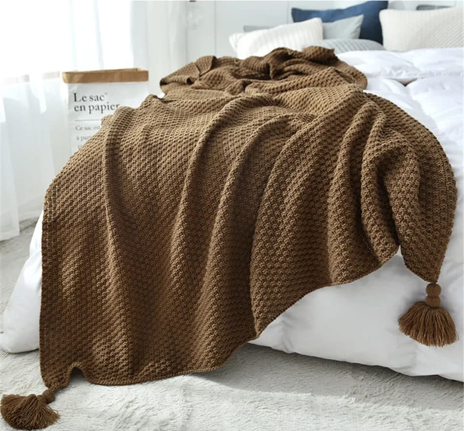 Plaid à Maille Torsadée Marron : Élégance et Douceur Absolue