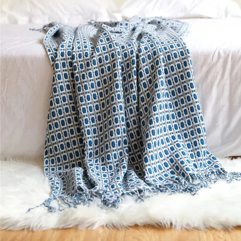 Plaid Moderne Bleu : Élégance et Confort au Quotidien