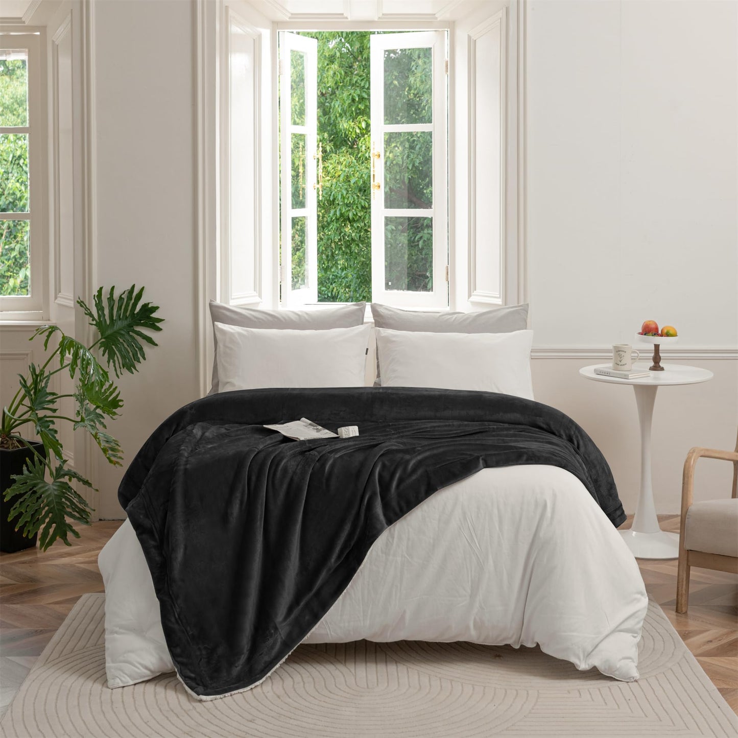 Plaid Noir Double Face : Confort et Élégance pour l'Hiver