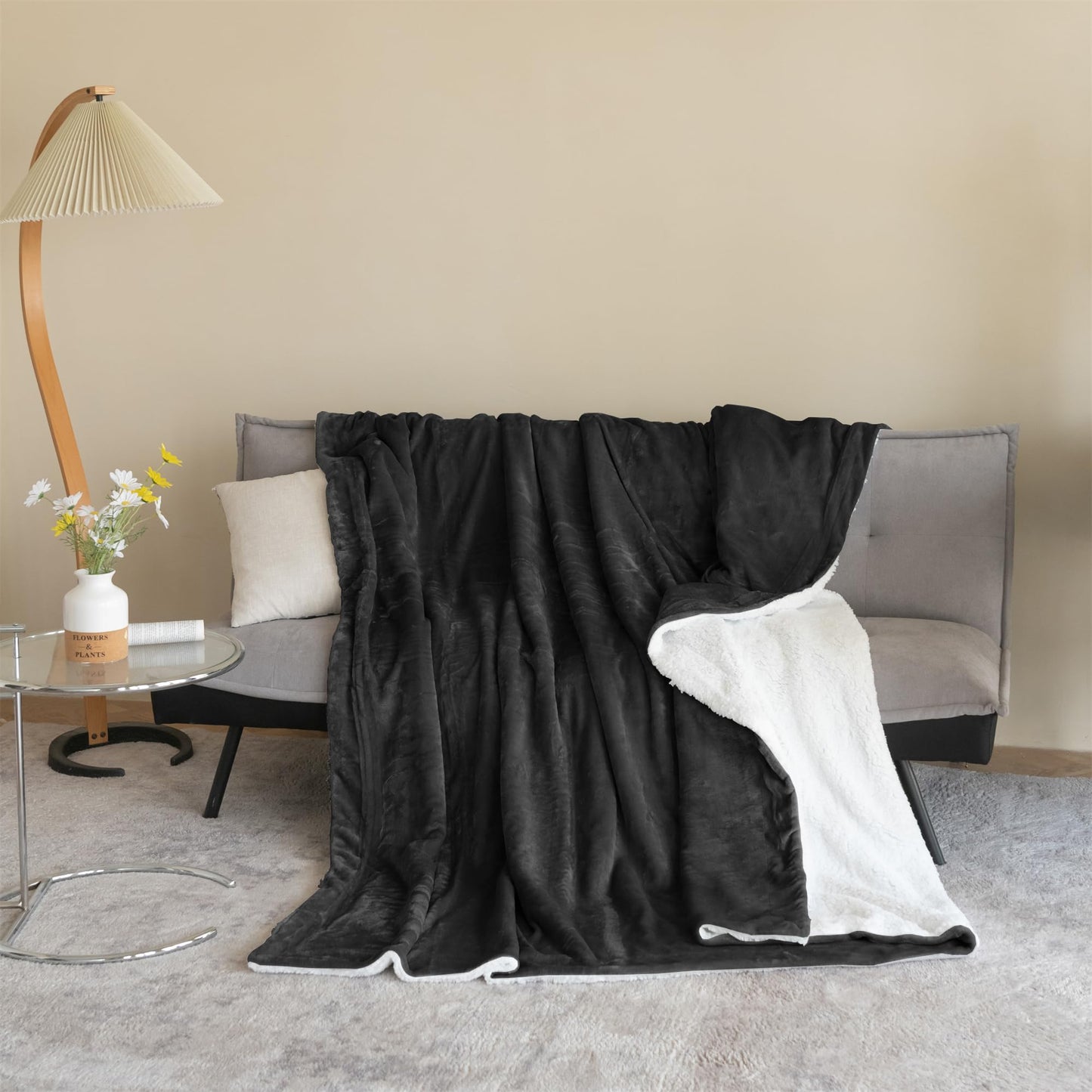 Plaid Noir Double Face : Confort et Élégance pour l'Hiver